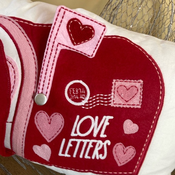 NEW! Shabby Chic Farmhouse Vintage Inspired Valentine Mailbox Accent Pillow - Picture 9 of 11